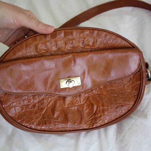 Saks Fifth Avenue Handbags - Vtg Saks Italian leather oval crossbody crocodile